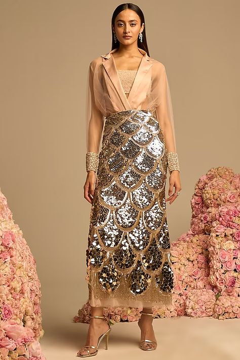 Blush Pink Embroidered Midi Skirt Design by Not So Serious by Pallavi Mohan at Pernia's Pop Up Shop 2023 Indian Skirt, Pattern Skirt, Sheer Bodysuit, Salwar Kamiz, Bodysuit Top, Indian Dress, Party Wear Indian Dresses, Color Blush, Embroidered Skirt