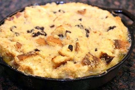 Cast Iron Bread Pudding Recipe - In the Kitchen with Honeyville Basic Bread Pudding, French Baguette Recipe, Cast Iron Bread, Skillet Dinner Recipes, Baguette Recipe, Food Manufacturing, Cast Iron Recipes, Bread Pudding Recipe, Pudding Recipe