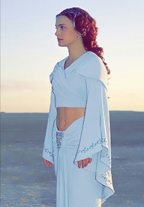 Star Wars | Padme Amidala Lars Homestead Outfit (Episode II Attack of the Clones) Padme Episode 2, Padme Attack Of The Clones, Tatooine Outfit, Lars Homestead, Star Wars Padme Amidala, Amidala Star Wars, Padmé Amidala, Star Wars Padme, Anakin And Padme