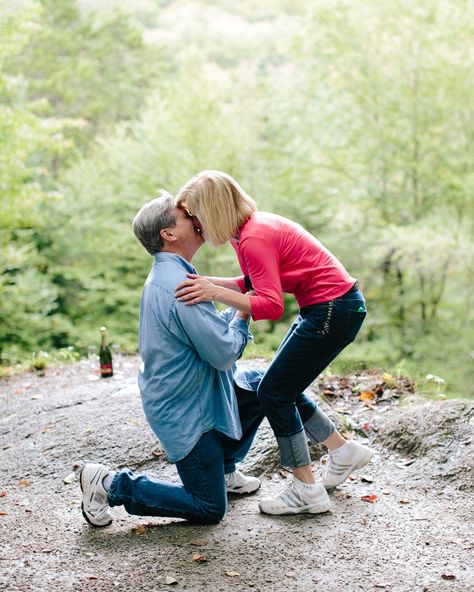 15 Dos and Don'ts for an Unforgettable Marriage Proposal Millenium Park, Marriage Meaning, Surprise Your Girlfriend, Engagement Stories, Proposal Photos, Dos And Don'ts, Marriage Proposal, Surprise Proposal, Romantic Night