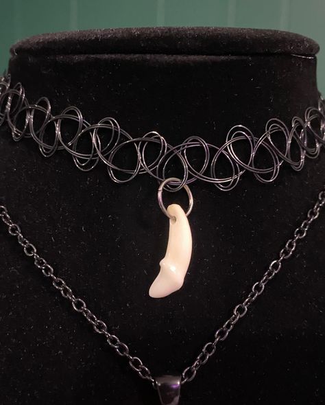 Animal Bone Jewelry, Bone Choker, Tooth Tattoo, Tattoo Choker, Vulture Culture, Bone Jewelry, Animal Bones, Taxidermy, Goth Fashion