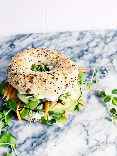 Veggie Bagel, Breakfast Bagel, Bagel Sandwich, Veggie Sandwich, Almond Cream, Everything Bagel, Budget Meals, Bagels, High Tea