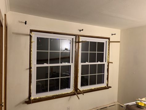 How To Replace Windows Diy, Diy Window Installation, Window Replacement Diy, Replacing Windows Diy, Window Makeover Diy, How To Replace Windows, Update Old Windows, Diy Window Replacement, Replace Windows