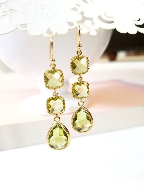 Jewelry Set Gold, Bridesmaid Gifts Earrings, Raw Stone Jewelry, Gold Jewelry Gift, Peridot Jewelry, Peridot Earrings, Peridot Necklace, Gold Dangle Earrings, Gold Jewelry Sets