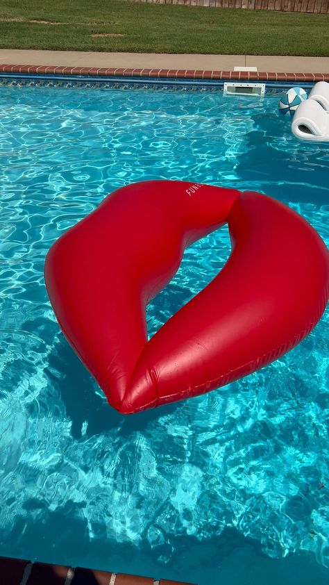 Red Pool Party, 29 Birthday, Cool Pool Floats, Birthday 2023, Inflatable Float, Pool Floats, Sweet 16 Parties, Personal Project, Cool Pools