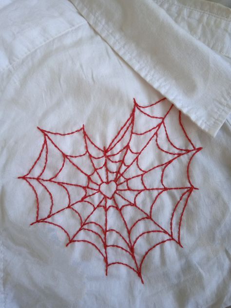 Heart Spider Web Embroidery, Spiderman Accessories Diy, Spiderman Hand Embroidery, Simple Embroidery On Tshirt, Spiderverse Embroidery, Spiderman Embroidery Pattern, Thread Art On Cloth, Hand Embroidered Clothes Diy, Embroidery Spider Web