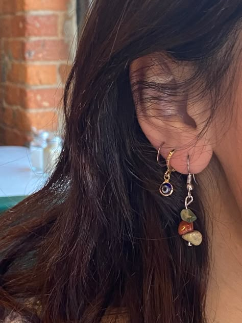 Eat Pirsing, Earrings Inspiration Aesthetic, Different Septum Jewelry, Multiple Ear Piercings Aesthetic Grunge, Ear Piercing Jewelry Aesthetic, Funky Clothing Aesthetic, Layered Earrings Aesthetic, Hippie Jewelry Earrings, 2nd Earlobe Piercing