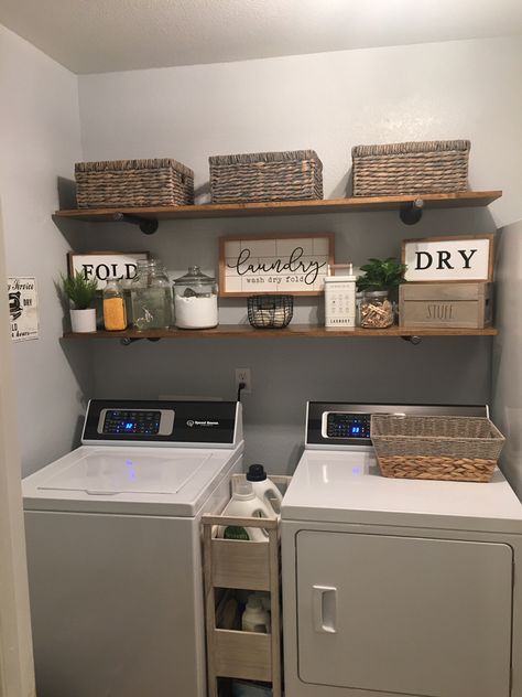 Laundry Room Supplies Organization, Laundry Room With Tall Ceilings, Laundry Room With Shelf Above Washer, Townhouse Decorating Kitchen, Small Laundry Closet Ideas, Cute Apartment Ideas Living Room, Cheap Laundry Room Makeover, Laundry Room Closet Ideas, Farmhouse Furniture Ideas