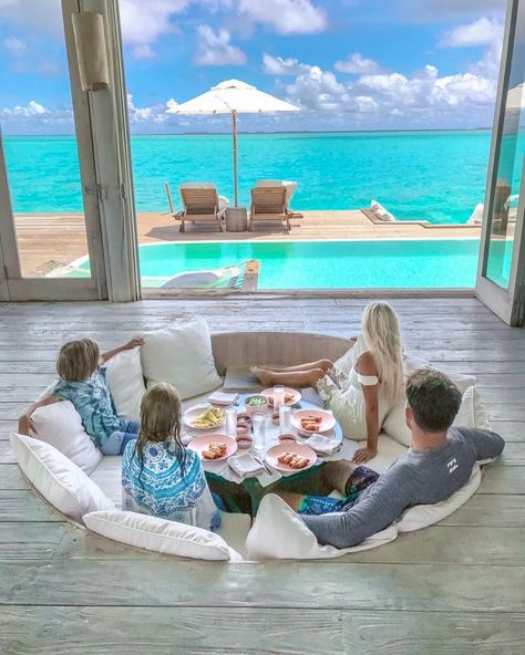 Maldives Hotel, Life Goals Future, Luxury Couple, Dream Family, Rich Family, Afternoon Snack, Luxury Lifestyle Dreams, Little Family, Future Lifestyle