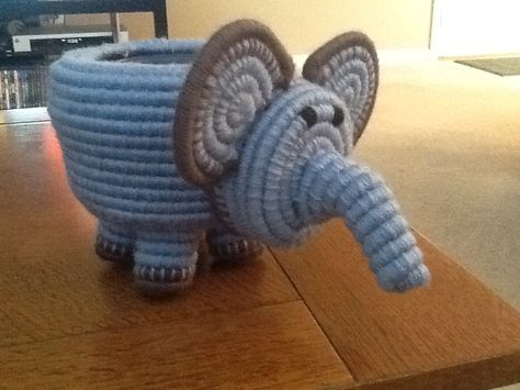 Elephant basket I made with paper coil and yarn. Elephant Basket, Rope Bags, Coil Basket, Rope Bowls, Bored Kids, Yarn Basket, Coil Pots, Basket Making, Coiled Baskets