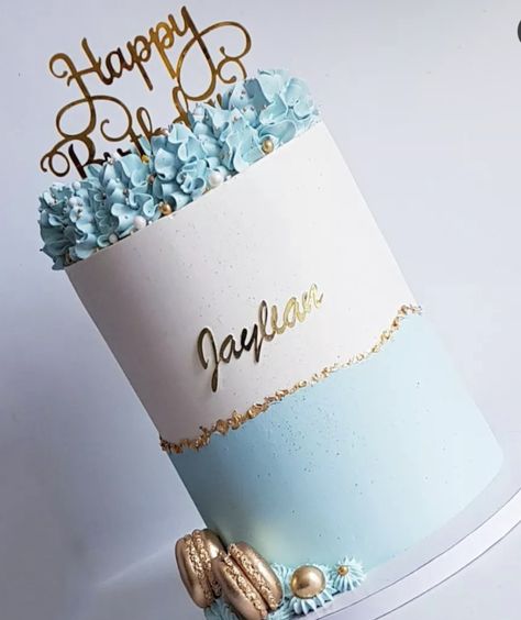 Simple Tall Cake Design, Messi Cake Design, Tall Blue Cake, Blue Buttercream Cake For Men, Blue And Gold 40th Birthday Cake, Priest Cake, Blue Birthday Cakes For Women, Light Blue And Gold Cake Birthday, Tall Cake Designs