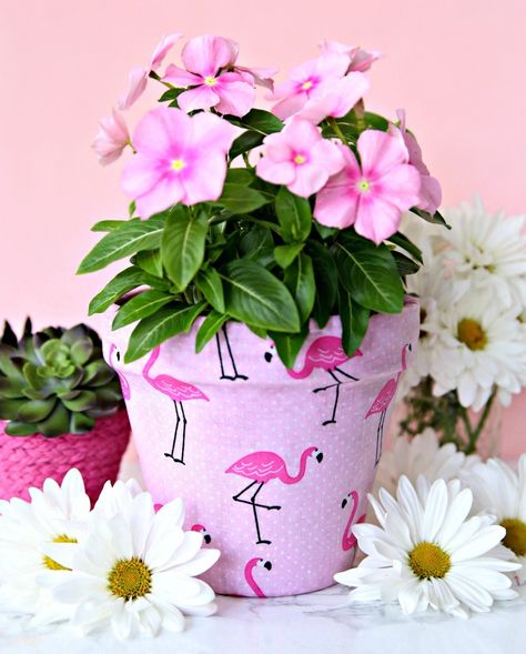 Diy Flower Pot, Pot Craft, Pineapple Fabric, Flamingo Fabric, Flamingo Flower, Flower Pot Art, Painted Pots Diy, Flower Pot Design, Flower Pot Crafts