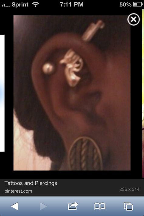 I want this piercing Industrial Piercings, Cool Piercings, Cute Piercings, Industrial Piercing, Body Piercings, Body Modifications, Cartilage Piercing, Piercing Tattoo, Body Mods