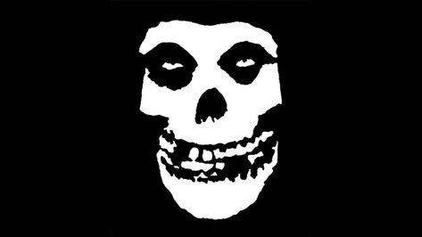 Misfits Logo Tattoo, Diy Band Shirt, Misfits Skull Art, Misfits Skull Tattoo, Misfits Band Logo, Misfits Logo, Punk Bands Logos, Misfits Logo Skull, Misfits Album Covers