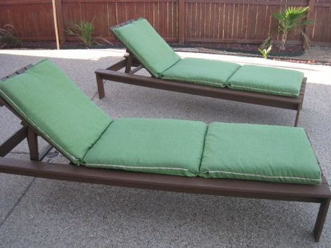 DIY Lounge Chair Cushions - for my pallet lounger Diy Lounge Chair, Pallet Lounger, Lounge Chair Diy, Diy Chair Cushions, Patio Chairs Diy, Pool Chaise Lounge, Wood Patio Chairs, Diy Lounge, Outdoor Chaise Lounge Cushions