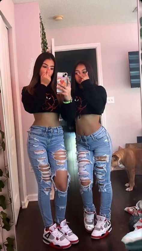 Best Friend Clothes Matching Outfits, Cute Bestie Outfits, Matching Bsf Outfit, Bsf Poses Ideas, Outfits To Match With Your Best Friend, Matching Outfits Best Friend Baddie, Matching Outfit Ideas Best Friend, Matching Outfits With Bestie, Matching Friend Outfits