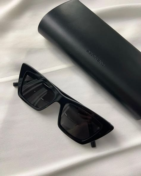 Elegant Sunglasses, Ysl Sunglasses, Luxury Glasses, Big Sunglasses, Saint Laurent Sunglasses, Cute Sunglasses, Fashion Eye Glasses, Stylish Glasses, Trendy Sunglasses