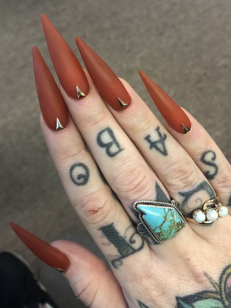 Short Stiletto Nails Fall, Simple Fall Stilleto Nails, Thanksgiving Nails Stiletto, September Nail Ideas Stiletto, Stiletto Nails Fall Colors, Autumn Nails Stiletto, November Nails Stilleto, Fall Stilleto Nail Ideas, Fall Stilleto Nails Long