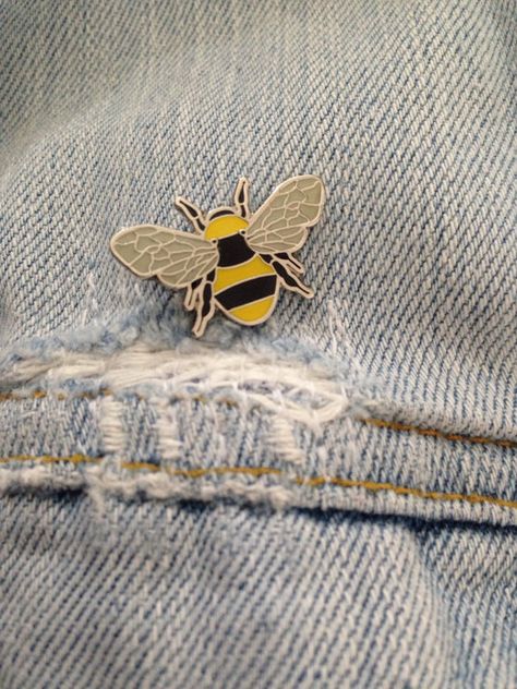 Lana Style, Manchester Bee, Worker Bee, Black Bee, Raven Cycle, Bee Pin, Backpack Pins, Jacket Pins, Pretty Pins