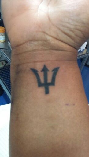 My new ink - Barbados trident represents the Barbados independence from the British. #Barbados #Family #Bajan #Roots Bajan Tattoo Ideas, Barbados Trident Tattoo, Barbados Tattoo Ideas, Barbados Tattoo, Jackson Core, Sea Tattoos, Thug Life Wallpaper, Trident Tattoo, Life Wallpaper