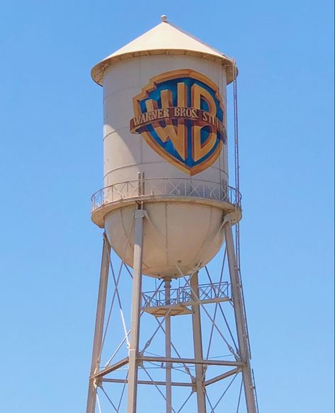 Warner Bros Aesthetic, Bros Aesthetic, America Los Angeles, Los Angeles Travel Guide, Water Towers, Warner Bros Studios, Los Angeles Travel, Water Tower, Film Industry