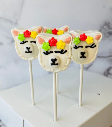 Circus Cake Pops, Cake Pops Display, Christmas Cake Pops Recipe, Cake Ballerina, Bee Cake Pops, Lemon Wedding Cakes, Animal Cake Pops, Bumble Bee Cake, Llama Cake