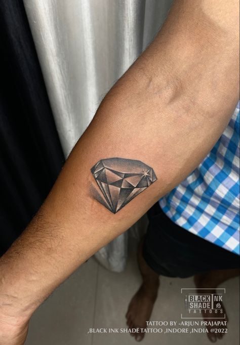 3d Diamond Tattoo, Realistic Diamond Tattoo, Diamond Tattoo Men, Diamante Tattoo, Small Diamond Tattoo, Diamond Tattoo Designs, Arm Tattoos Black, Teacup Tattoo, Diamond Tattoo