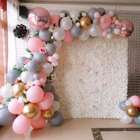 flowerwall and pink grey birthday decorations Grey Birthday Decorations, Decoration Ideas Birthday, Organic Balloon Arch, Boy Background, Balloon Decoration Ideas, Pink Birthday Decorations, Party Event Decor, Ideas Birthday Party, Surprise Birthday Decorations