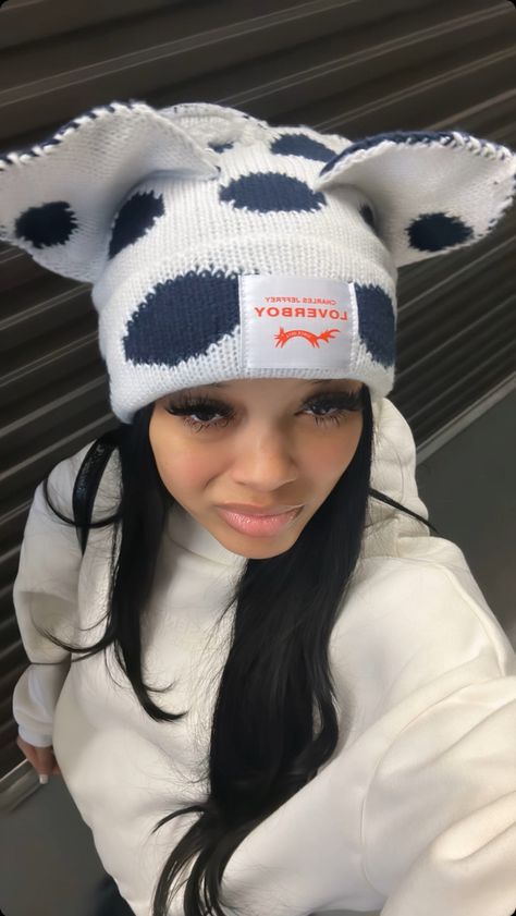 Charles Jeffrey Loverboy Beanie Outfit, Rich Rich, Beanie Outfit, Cute Beanies, Girl Fits, Outfits With Hats, Cute Hats, Baddie Outfits Casual, Cute Simple Outfits