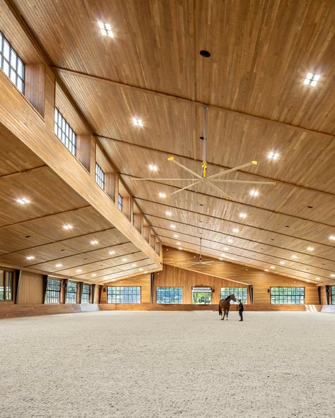 Luxury Horse Stables, Luxury Horse Barns, Horse Stables Design, Dream Barn Stables, Horse Barn Ideas Stables, Horse Barn Designs, Dream Stables, Dream Horse Barns, Horse Barn Plans