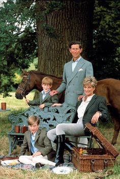 #99 #fullattitude #rajwadu #royalattitude #royalpeople #fullmojdifulljalsa #fullloaded #likeforlikes #followtrain #follow Pin Photography, Princesa Margaret, Diana Queen, Prince Charles And Diana, Royal Photography, Laura Bailey, Princess Diana Family, Princess Diana Photos, Prinz Harry