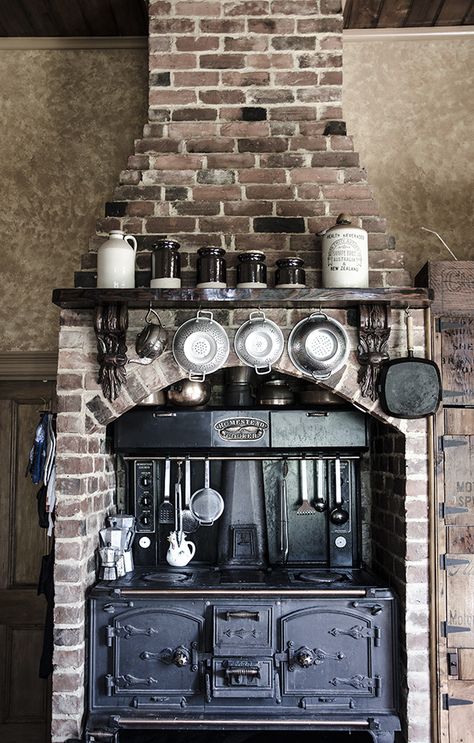 fireplace Antique Wood Stove, Vintage Stove, Wood Stove Cooking, Old Stove, Wood Stove Fireplace, Vintage Fireplace, Brick Chimney, Vintage Stoves, Antique Stove