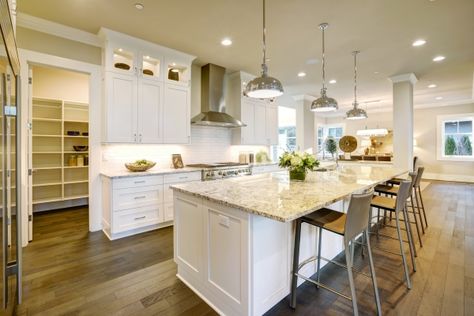 Farmhouse Entryway, Large Pantry, Kitchen Pantry Design, White Kitchen Design, Kitchen Island Design, Up House, Gorgeous Kitchens, Pantry Design, Kitchen Pendant Lighting