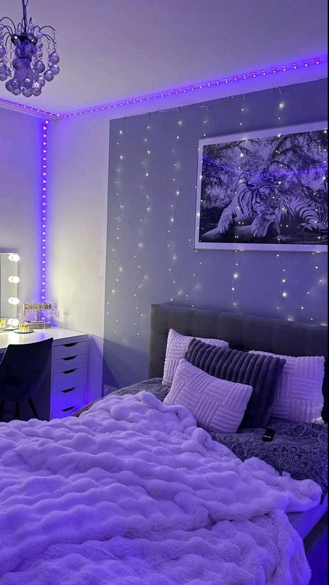 Dream Room Makeover, Light Grey Room Ideas, Room Led Lights Aesthetic, Teen Room Inspo Aesthetic, Things To Have In Your Room, Rooms With Lights, Cloud Room Aesthetic, Teen Room Ideas Aesthetic, Gray Room Ideas Bedroom