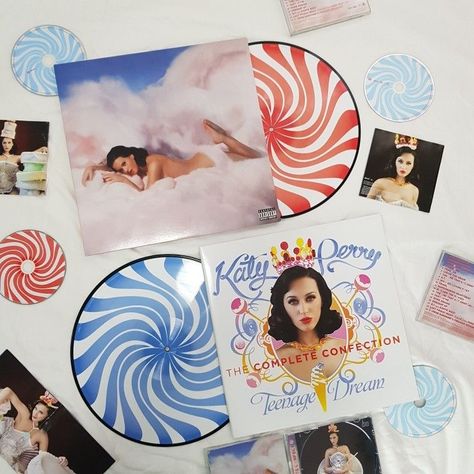 Katy Perry Teenage Dream: The Complete Confection Katy Perry Cd, Urban Outfitters Vinyl, Katy Perry Teenage Dream, Katy Perry Albums, Red Smoothie, Cd Aesthetic, Physical Media, Record Albums, Vinyl Aesthetic