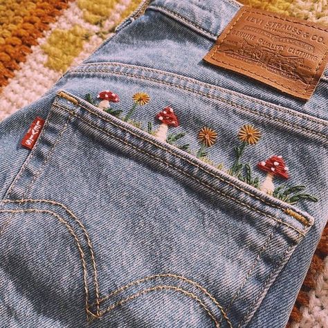 Jean Diy, Embroidery Jeans Diy, Haute Couture Embroidery, Diy Jeans, Denim Embroidery, Pola Sulam, Painted Jeans, Embroidery On Clothes, Cute Embroidery