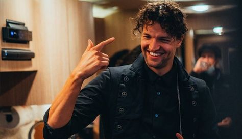 Luke Smallbone, Country Wallpaper, Christian Music Artists, More Lyrics, For King And Country, Country Fan, His Smile, King And Country, Christian Artists