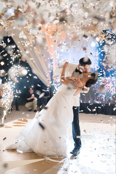 Paper confetti and cold fireworks are always a good idea at weddings! Cold Fireworks Wedding, Confetti Wedding Photo, Brand Exhibition, Reception Entertainment, Cold Wedding, First Dance Photos, Wedding Fireworks, Balloon Drop, Confetti Photos