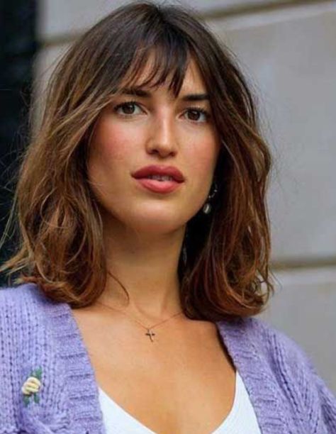 Jeanne Damas Hair Bangs, Jeanne Damas Hair Color, Jeanne Damas Haircut, Jeanne Damas Hair Short, Jean Damas Hair, Long French Bob Shoulder Length, Jane Birkin Short Hair, French Long Bob, French Lob Haircut