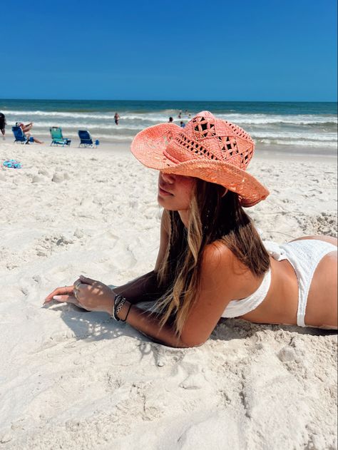 Beach Inspo Pics Photo Ideas, Punta Cana Pictures, Beach Cowboy Hat, Beach Cowboy, Beach Cowgirl, Ocean Pics, Costal Cowgirl, Cowgirl Photo, Camera Pics