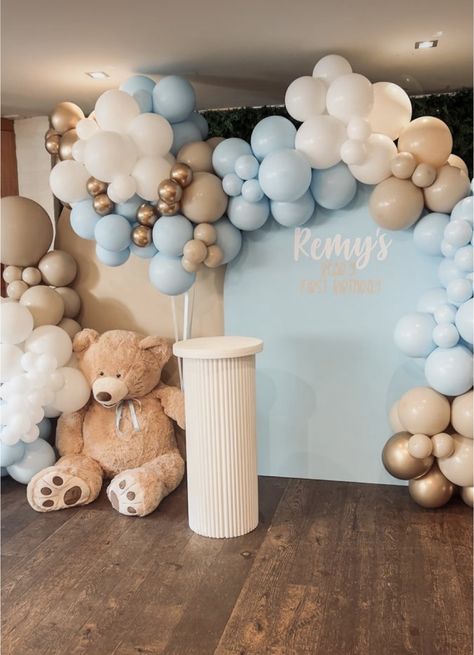 Blue And Beige Birthday Decor, Beary First Birthday Balloons, Teddy Bear Birthday Backdrop, Beary First Birthday Backdrop, Beary First Birthday Decor, Bear Theme Backdrop, First Baby Boy Birthday Themes, Teddy Bear Theme Party Decorations, Teddy First Birthday