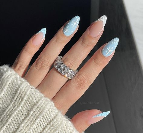 Cute Winter Nail Designs, Sparkly Nail Designs, Blue Christmas Nails, Summer Gel Nails, Cute Spring Nails, Winter Nails Acrylic, Christmas Nails Easy, Christmas Gel Nails, Winter Nail Designs