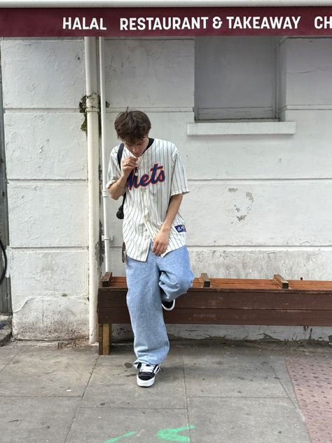 Trajes Aesthetic, Vans Outfit Men Street Styles, Vans Outfit Men, Jersey Fits, Highsnobiety Fashion, Baggy T-shirt, Masculine Fashion, Vans Outfit, Street Style Outfits Men