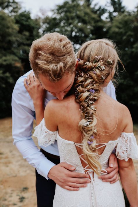 Braided Wedding Hairstyles With Flowers, Tangled Braid Rapunzel Hair, Rapunzel Braid Wedding, Rapunzel Bridal Hair, Rapunzel Wedding Hair, Rapunzel Plait, Flowers In Braid, Rapunzel Braided Hair, Tangled Braid