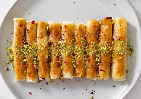 Ashta Fingers, Lebanese Desserts, Arabic Desserts, Dessert To Make, Crescent Recipes, Baklava Recipe, Simple Syrup Recipes, Arabic Sweets, Phyllo Dough