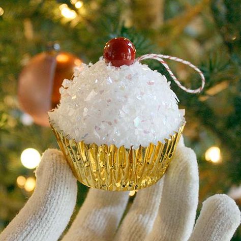 : Cupcake Ornament, Diy Cupcake, Cheap Christmas Diy, Holiday Cupcakes, Oreo Cupcakes, Diy Cupcakes, Christmas Tablescape, Handmade Christmas Ornaments, Noel Christmas