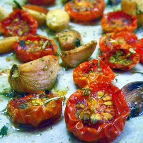 52 Ways to Cook: Slow Smoked Tomatoes and Garlic Roasted Tomatoes And Garlic, Smoked Tomatoes, Bbq Grill Smoker, Slow Roasted Tomatoes, Smoker Cooking, Slow Roast, Smoked Food Recipes, On Toast, Pizza Toppings