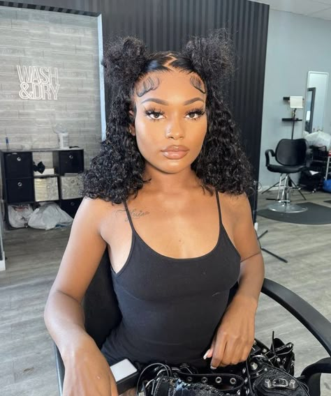 Short Curly Weave Hairstyles, Short Curly Weave, Wigs Black, Sleek Ponytail Hairstyles, Frontal Wig Hairstyles, Curly Weave Hairstyles, Human Hair Wigs Blonde, Wig Styling, Cute Braided Hairstyles