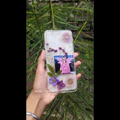 https://youtube.com/shorts/d-OmH0A0eDg?si=0VrChGrd9dDVrElP Taylor Swift Resin, Taylor Swift Phone Case, Diy Resin Phone Case, Resin Business, Resin Phone Case, Case Resin, Resin Ideas, Diy Resin, Resin Diy