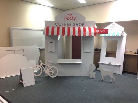 Reboard - Falconboard Cardboard Design - Pop-Up Store Cardboard Storefront Ideas, Reboard Design, Kids Collage, Kids Cafe, Parisian Theme, Cardboard Design, Corrugated Board, Event Props, Cardboard Display